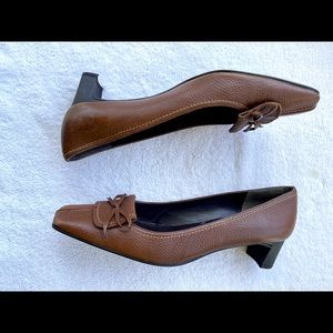 Stuart Weitzman pumps